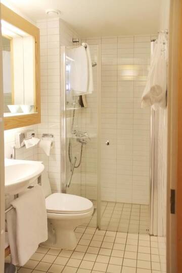 Фото номера Двухместный номер с 2 отдельными кроватями Отель Original Sokos Hotel Lappee г. Лаппеэнранта 12
